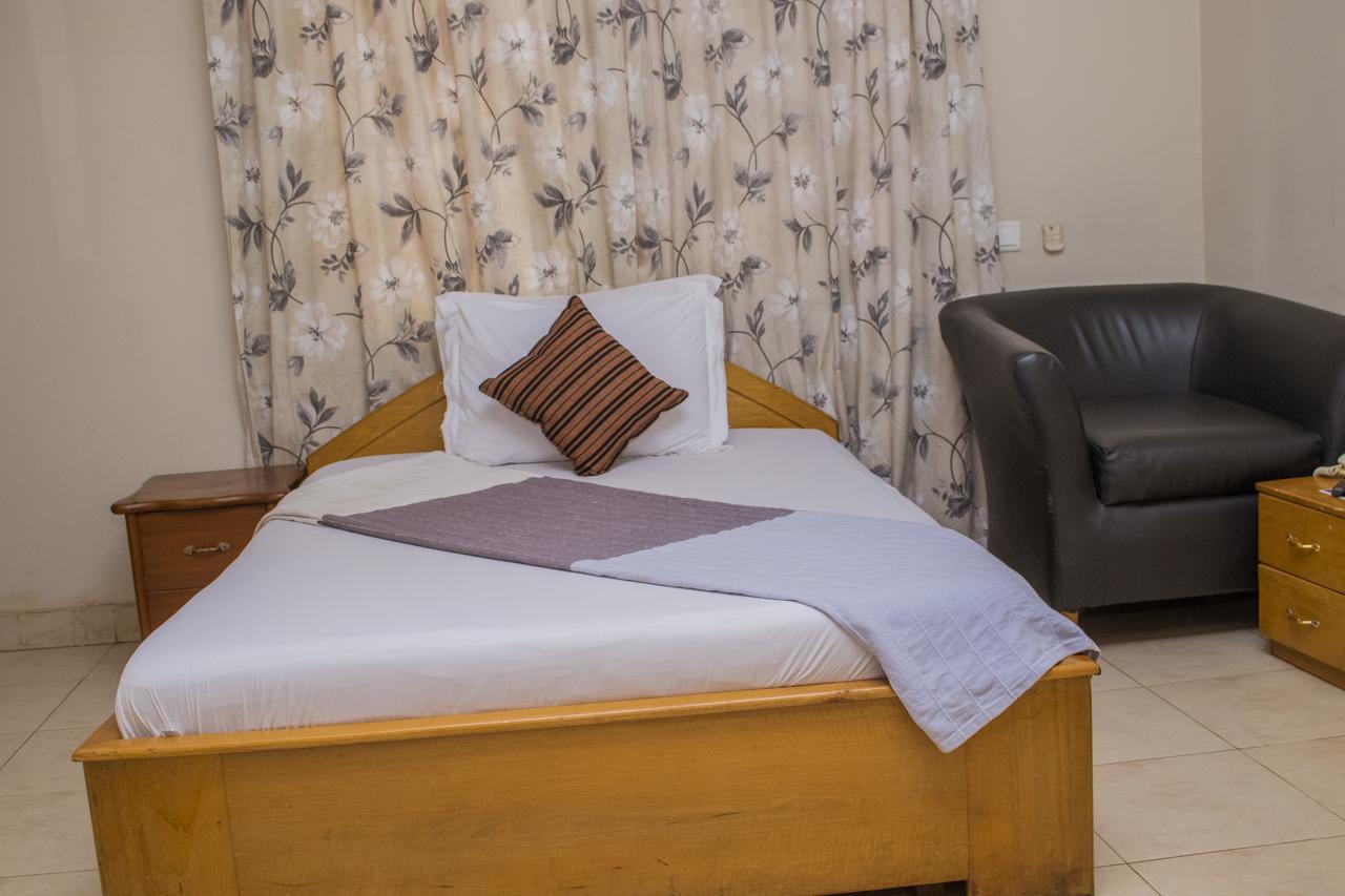 Lovista Hotel North Legon Dış mekan fotoğraf